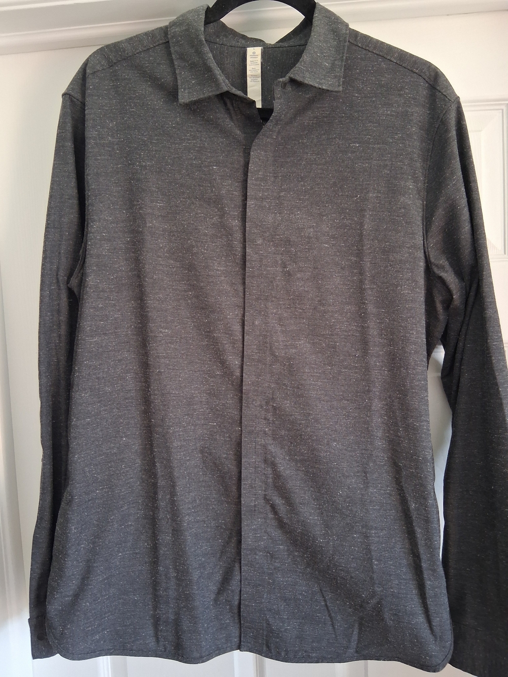 Lululemon Athletica Men's heathered black Rival Button Up shirt - L